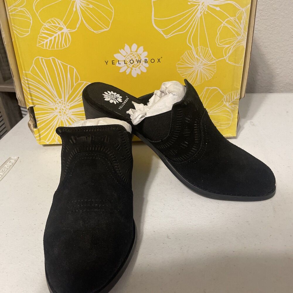 NEW Yellow Box Keaton Shoes Mules Slip On Black Size 7.5 Etched 2” Heel